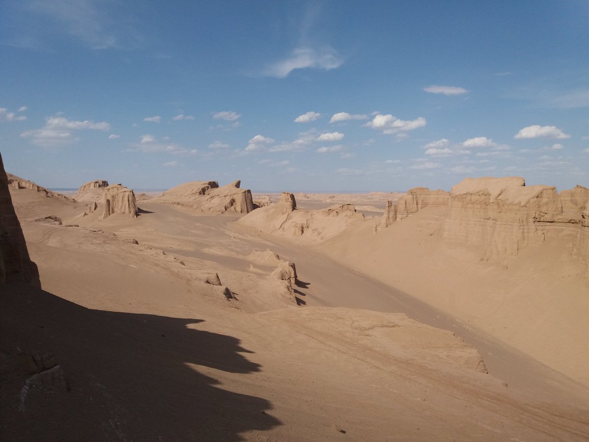 mkb_diplo's tweet photo. spent a great day in the #Kalluts in #Dashte-Lut dessert - and met by chance some Berliners
یک روز عالی را در #کلوت، کویر #دشت لوت گذراندم و بر حسب اتفاق، با چند برلینی روبرو شدم. https://t.co/PqT6IqEuv1