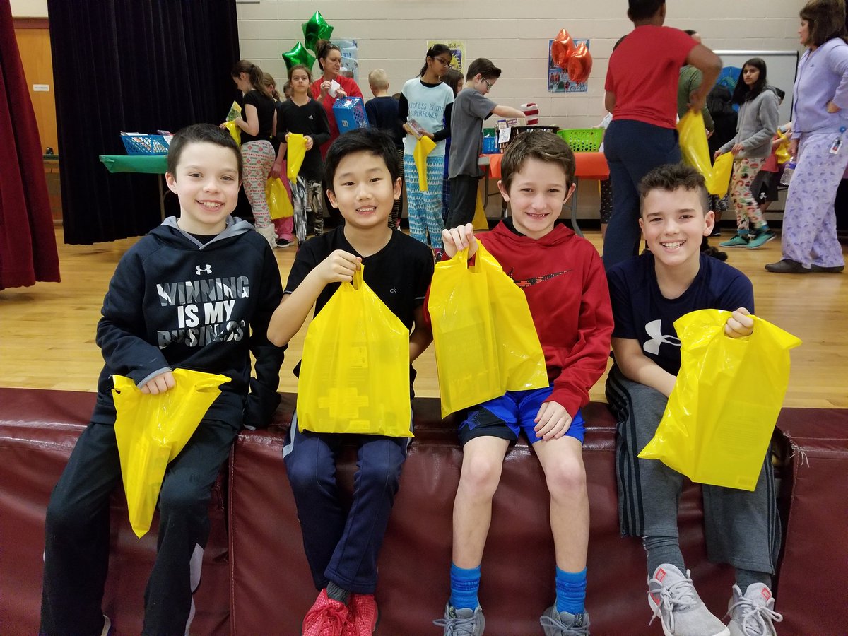 CBJbrennan's tweet photo. Book worms, book swap, book hunts oh my! Enjoying everything Read Across Titus day has to offer! #TitusPride #ReadAcrossTitus #Southside https://t.co/IeOBO81cRa