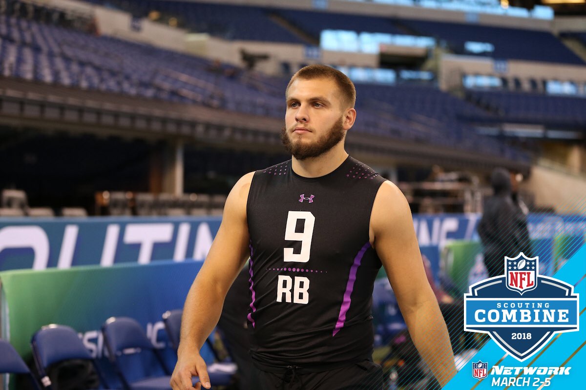 WMU_Football's tweet photo. Donnie Ernsberger warming up at the #NFLCombine @NFLNetwork #LetsRide https://t.co/ke8uSqeLqF
