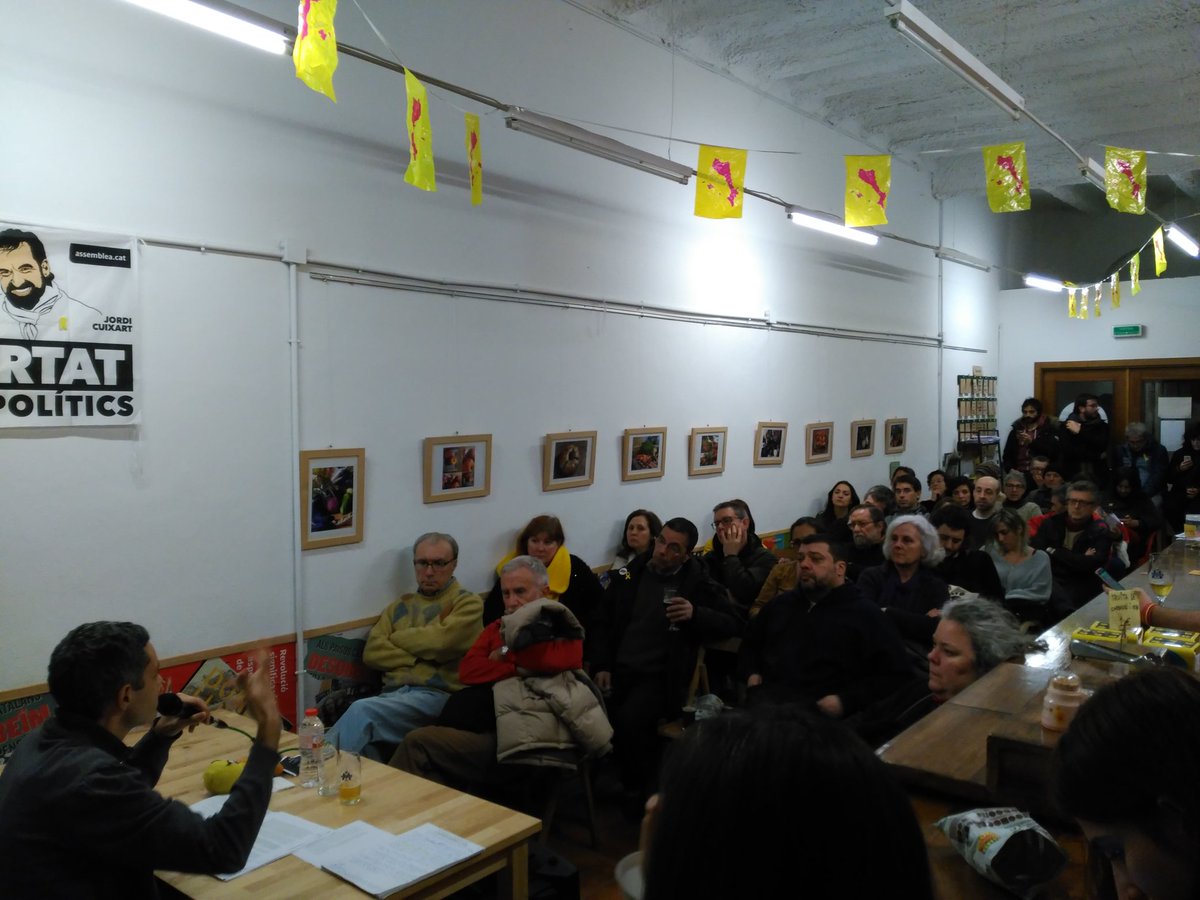 SEPCZafra's tweet photo. Inici del cicle de debats. Avuí debat sobre com fer el procés constituent amb @ClotDecideix a @Anonima_Clot. https://t.co/YwylJo1Pbv