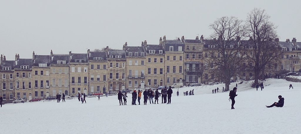 WildandWool's tweet photo. Somehow Bath covered in snow emphasises the beauty of this amazing city ❄️💙
#thebeastfromtheeastBath #Bath #weloveBath #Bathinsnow #snowshots https://t.co/P4Wo9NcFqB