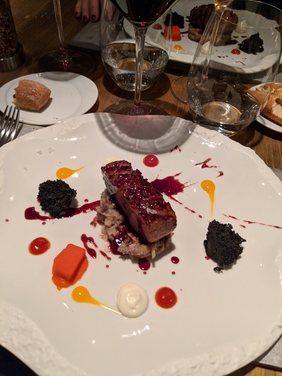 bRealTime tweet media