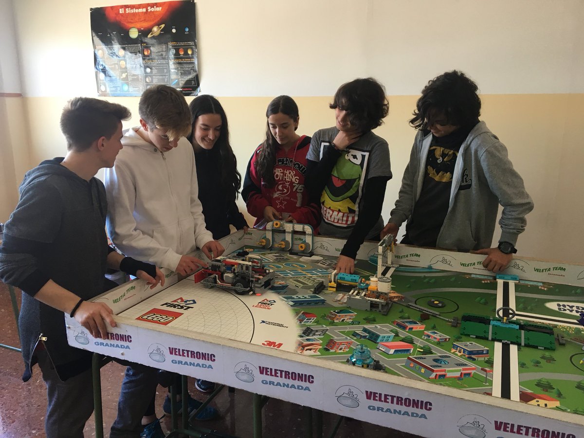 VeletaTeam's tweet image. Ultimando detalles.... deseando que llegue mañana. Mucha suerte a todos.... #hydrodynamics #MuchoMásQueRobots @FLLGranada @FLLSpain