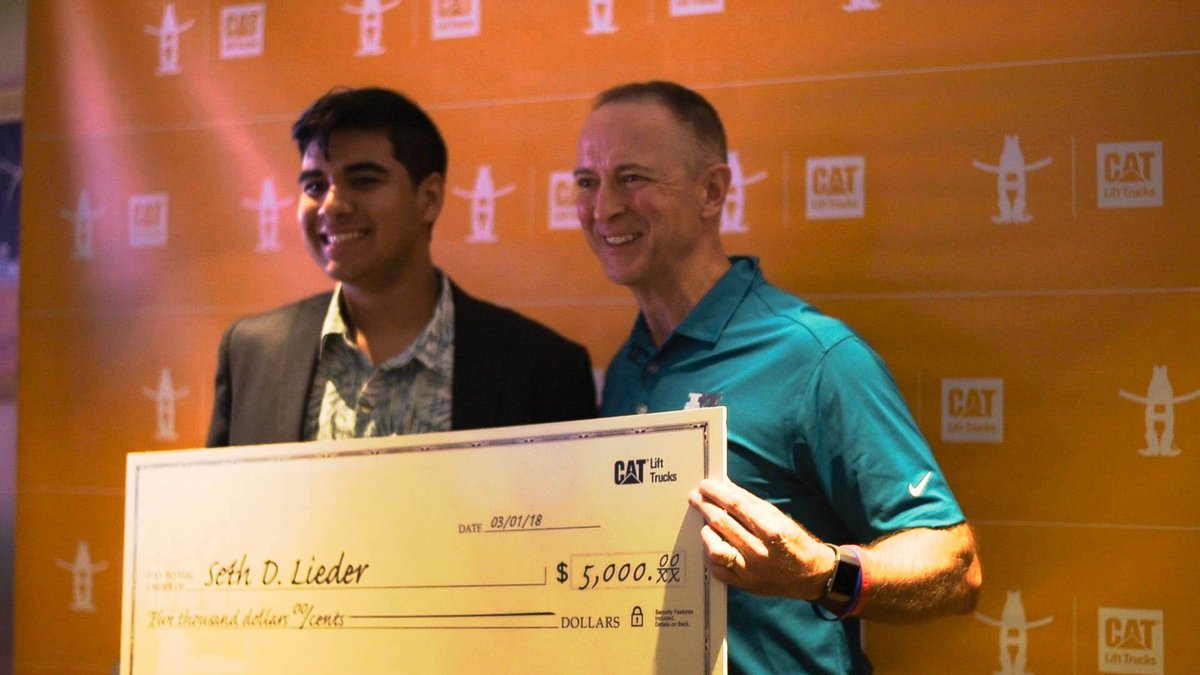 ShellyDLieder's tweet photo. @KCHStigers take a look at a proud moment for Seth Lieder, Sr at KCHS.  Last night he was presented a scholarship by Cat Lift Trucks @RODEOHOUSTON.  He plans to attend UNT and pursue a music performance degree.  #kleinISDPartyPopperMoments #kctigers #classof2018 #promise2purpose https://t.co/IV7IwhAQAg