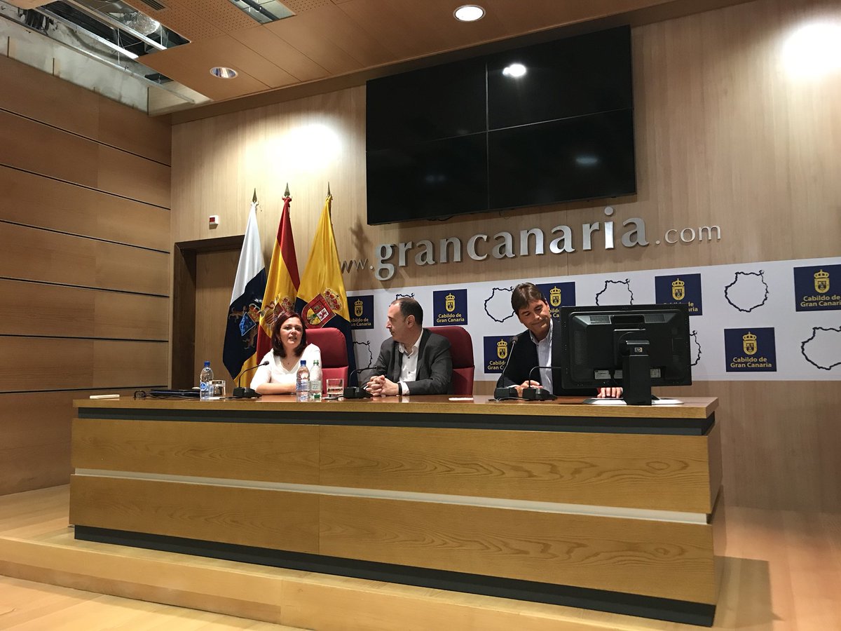 2016ADPC's tweet photo. Celebrada la Jornada Técnica “La necesidad de una dirección pública profesionalizada”. Edificio Insular I-Las Palmas de Gran Canaria @GranCanariaCab @CarlesRamio #ACATPAL https://t.co/TKVdizgLjK