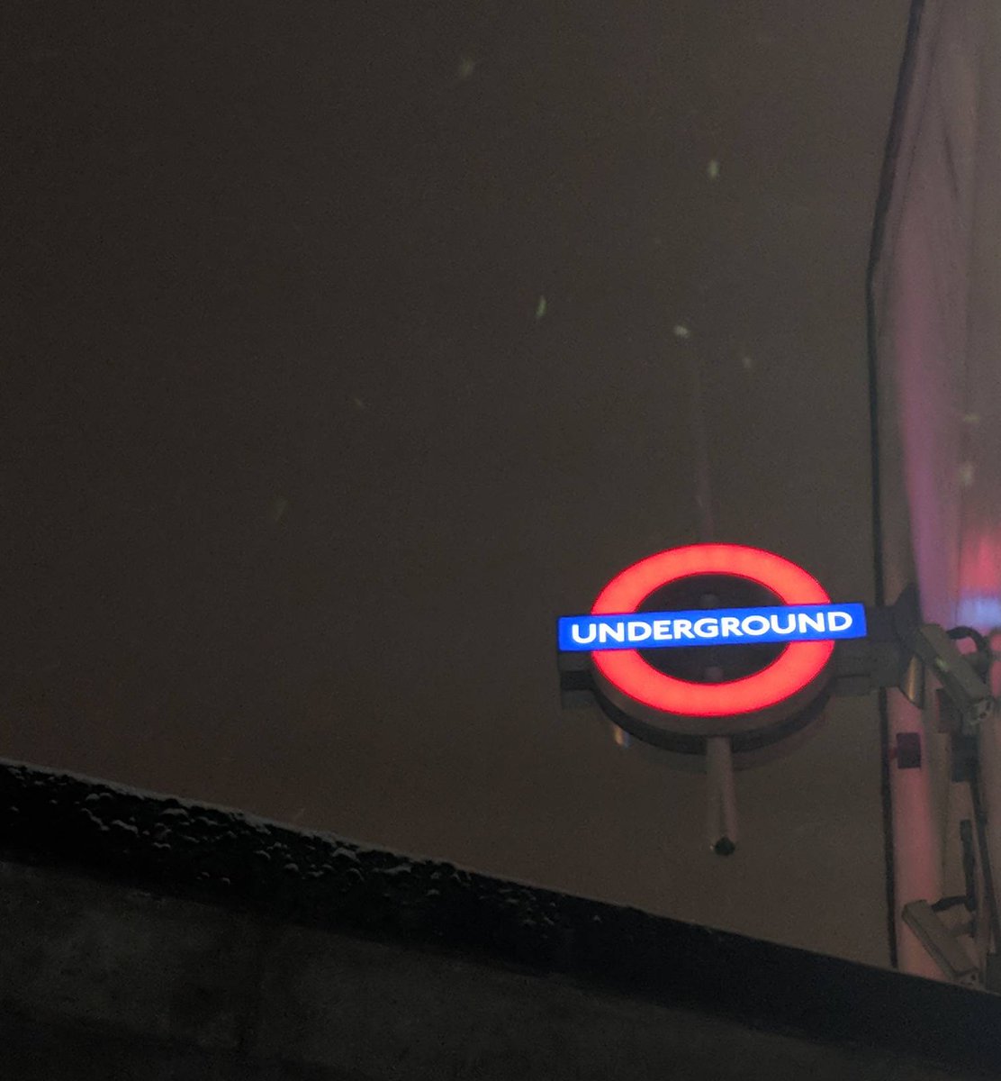 ReikiTim's tweet image. Snow still falling...