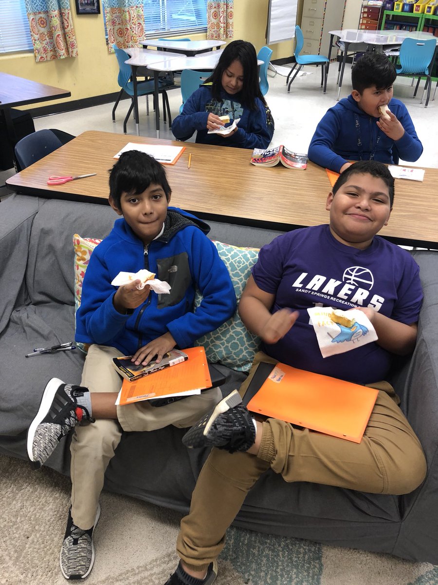 LauraLavoie15's tweet photo. My Club Pride group enjoyed snacking on Butterscotch Krimpets just like Maniac Magee while reading this morning. ❤️ @JerrySpinelli1 @LFLions https://t.co/bNBQRZEDWK