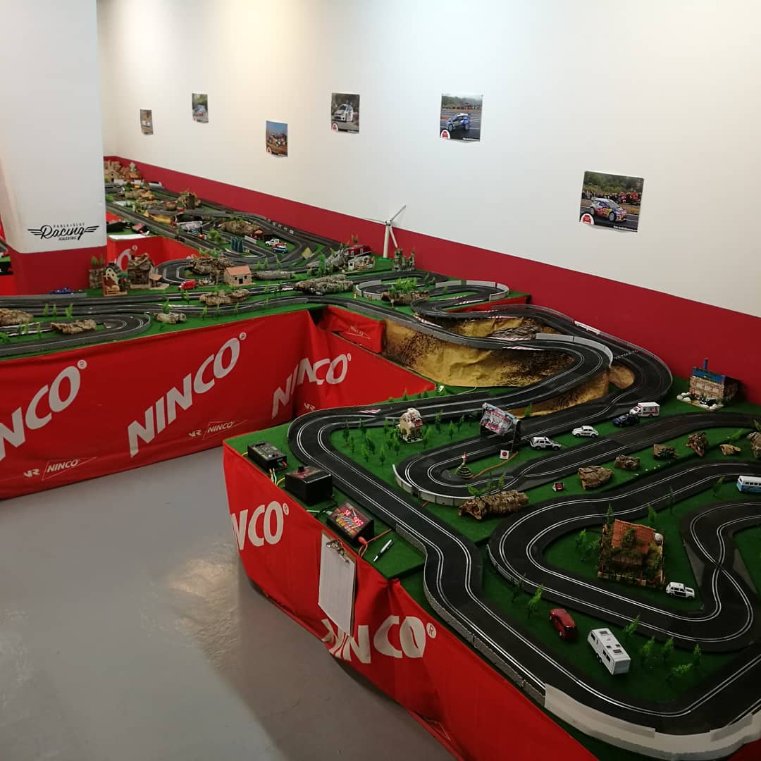 ParlaSlotRacing's tweet photo. Tramos listos para que empiece el regional madrileño de Rally-Slot en Parla Slot Racing #wrc #parla #rally #rallyslot #slot #cera https://t.co/NNnFaBGEaB