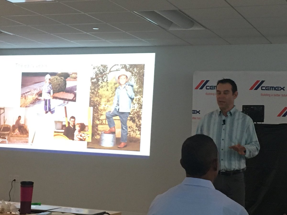 A great leadership talk from <a href="/jgalassini/">Joel Galassini</a> to the <a href="/CXperienceUSA/">CXperience USA</a> Customer Experience Day. Check out the dandy photo, he’s not changed one bit 🤠