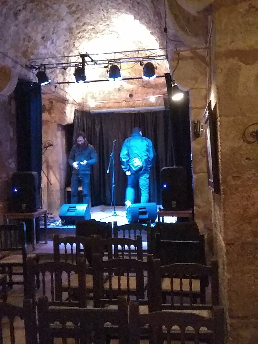 VClaudn's tweet photo. Preparando el Micro Abierto en Cuenca del II Encuentro de Canción de Autor de Castilla La Mancha. Con @AndrEsSudOn. Gracias a @juventudclm Una cueva ideal. https://t.co/r7bcQxN1Fl