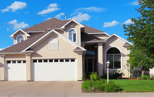 Home_Pros_Guide's tweet photo. Here are some tips to help you increase the curb appeal of your house. 
https://t.co/vciJJKdNmb
#home #Homepros #homeimprovement #livingroom #diningroom #design #pictureoftheday #homeprosguidemagazine https://t.co/RvJOC2Pjcr