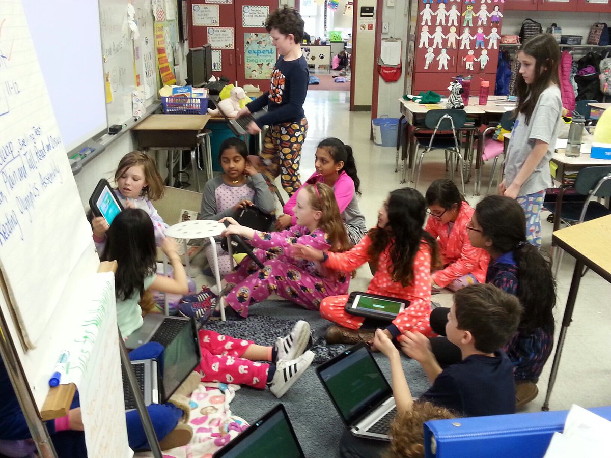 Mrs. Schorpp’s students running their own Kahoot! challenge! #ReadAcrossTitus #TitusPride #SouthSide