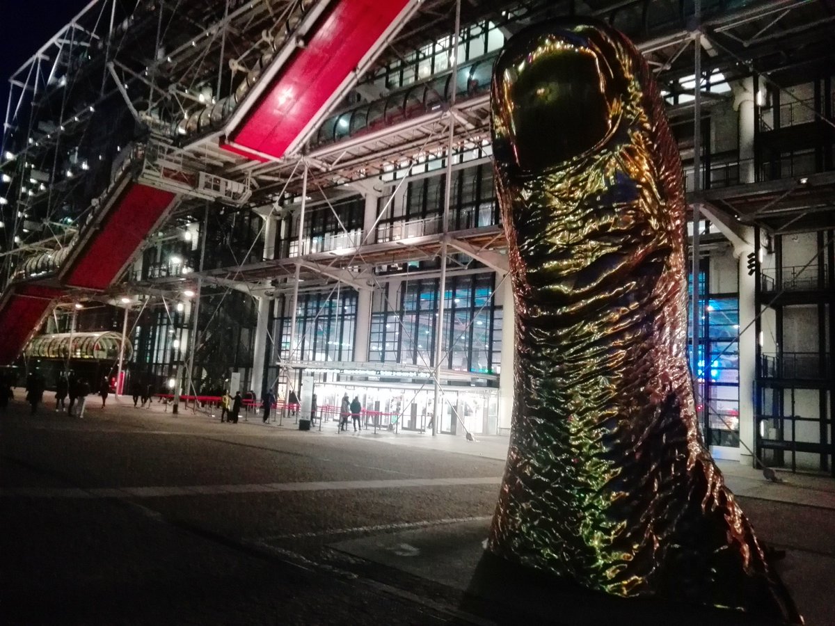 IdealComix's tweet image. Césars 2018 @CentrePompidou. #Cesar2018 #Cesars2018 #pouceenlair #centrepompidou