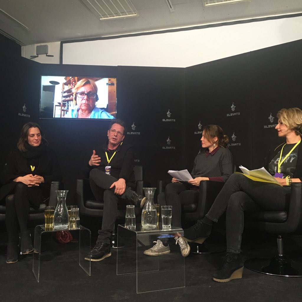 radiofm4's tweet image. Jetzt am @elevatefestival und im Stream des Festivals: Wie bedrängt werden JournalistInnen? Kate Brooks, Gaby Weber, John Goetz, Sarah Harrison und Julia Herrnböck antworten #e18fearless