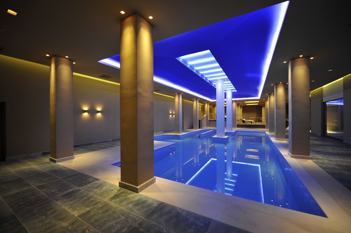 nikkostakis's tweet image. Simple and elegant as it should be any spa ! Out products are able to adjust at any demand of the project!  @stonetechpools #coping #bestpool #resort #spa #untislipsurfaces