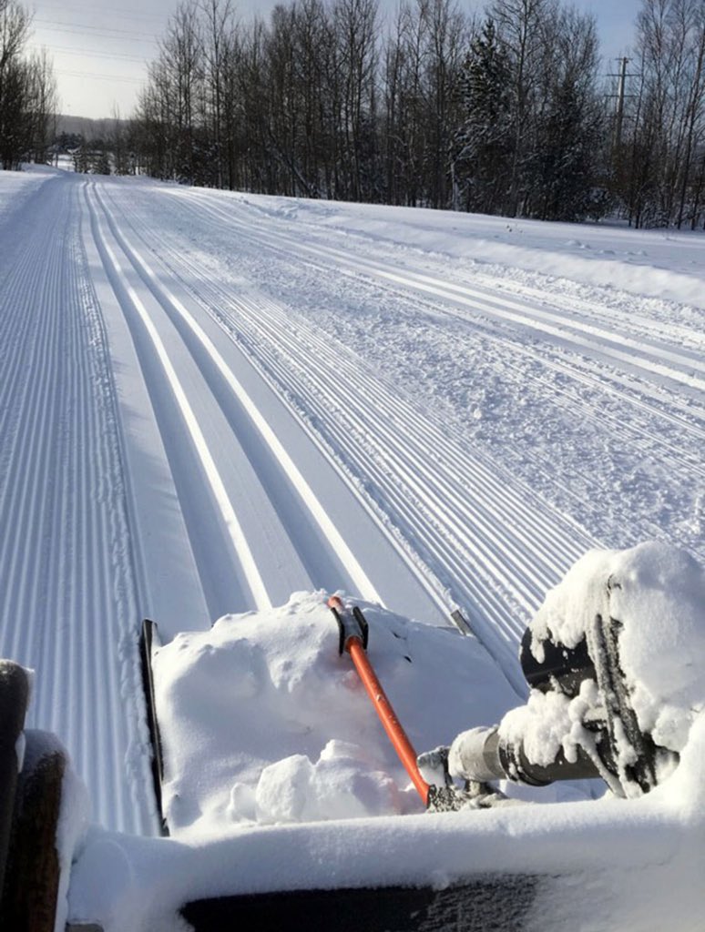 KNSC_Hancock's tweet photo. Good luck to all of the #CopperDog150 racers, volunteers and spectators! It looks be be a great weekend. Don’t forget to support your trails on Saturday by joining us for a meal on the trail. The Glide N Gorge is from 12 noon - 3 pm at the Four Season Chalet!! #SupportTheTrails https://t.co/PZLYD0Xls7