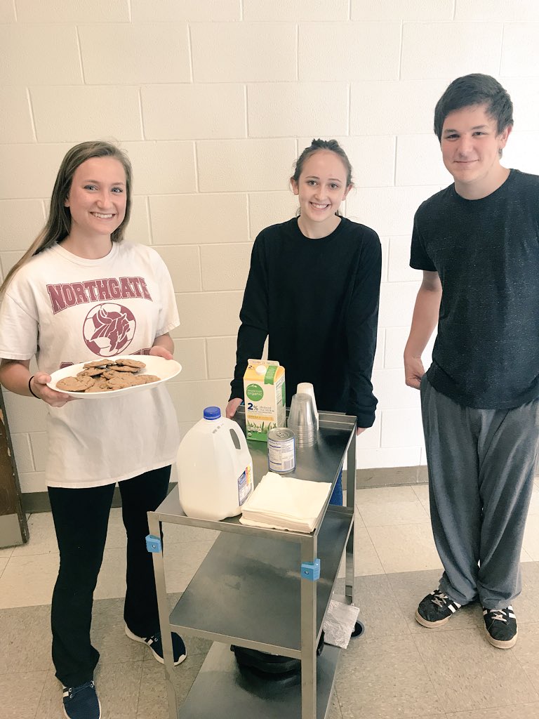 WilkesNGHS's tweet photo. One of the best ways to spread joy... hallway cookie delivery 🍪 Thank you! https://t.co/tYxgPTb4Gf