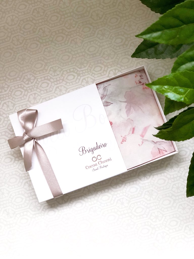 CocoaCheeniSB's tweet photo. #mothersdaygift 🌷🌺
If you order any of our 16 box Brigadeiro’s from our website by the 7th March, we will be adding a little love from us with a beautiful Rose Quartz crystal that is perfect for your mum to carry with her at all times. Rose Quartz = stone of the #heart 💕#love https://t.co/B6B0ye7NG6