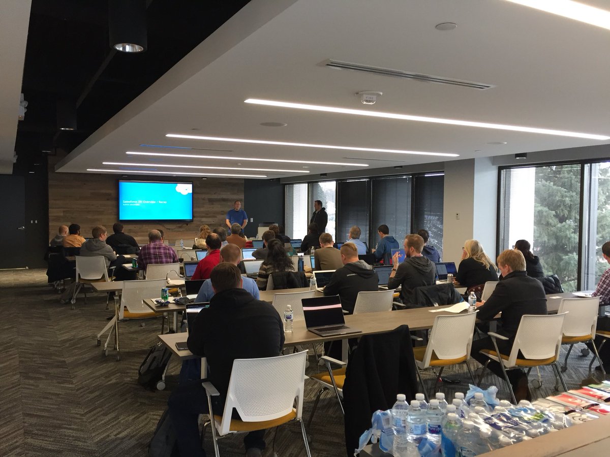 MNSFDCDG's tweet photo. Packed @SalesforceDevs house for @SalesforceDX with @dancinllama @BrettMN and @andyboettcher! https://t.co/pQfZigSfQ2