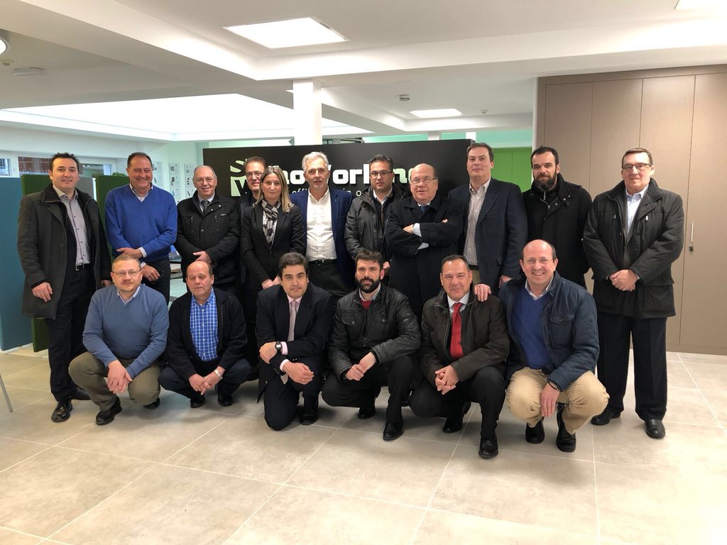 ShoworkingRivas's tweet photo. La Junta Directiva de @Agremia visita nuestro #ShoWorking Centro de Capacitación Para la Rehabilitación Energética y demuestra su interés en difundir entre sus asociados las técnicas en #eficiencia Energética.
Gracias por vuestra visita. https://t.co/ryleGr65DF