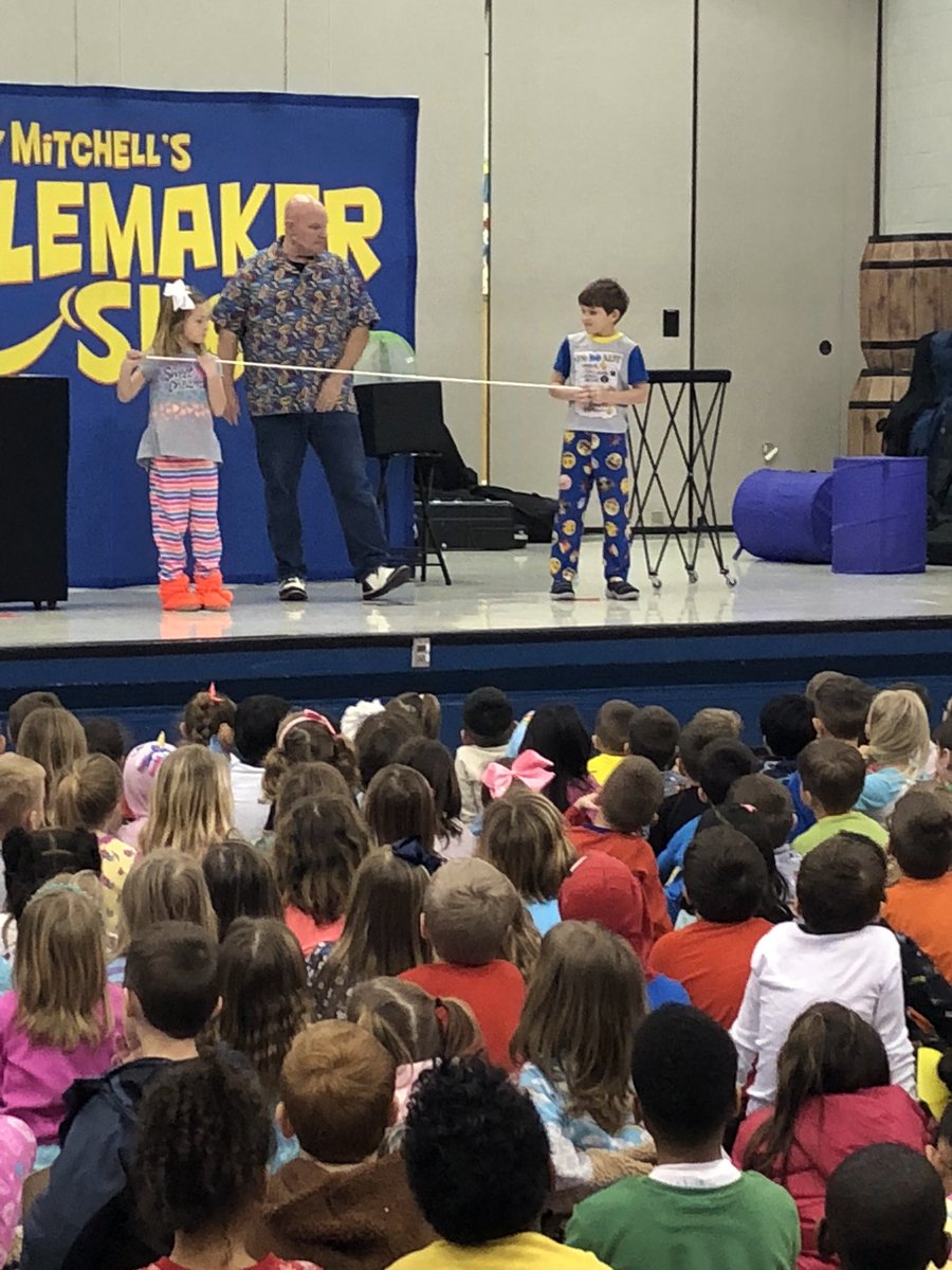 vpepatriot's tweet photo. We loved having Library Man visit us on pajama day!!  #barrymitchell #happybirthdaydrseuss #ReadAcrossAmerica https://t.co/ILAwcXIS4I