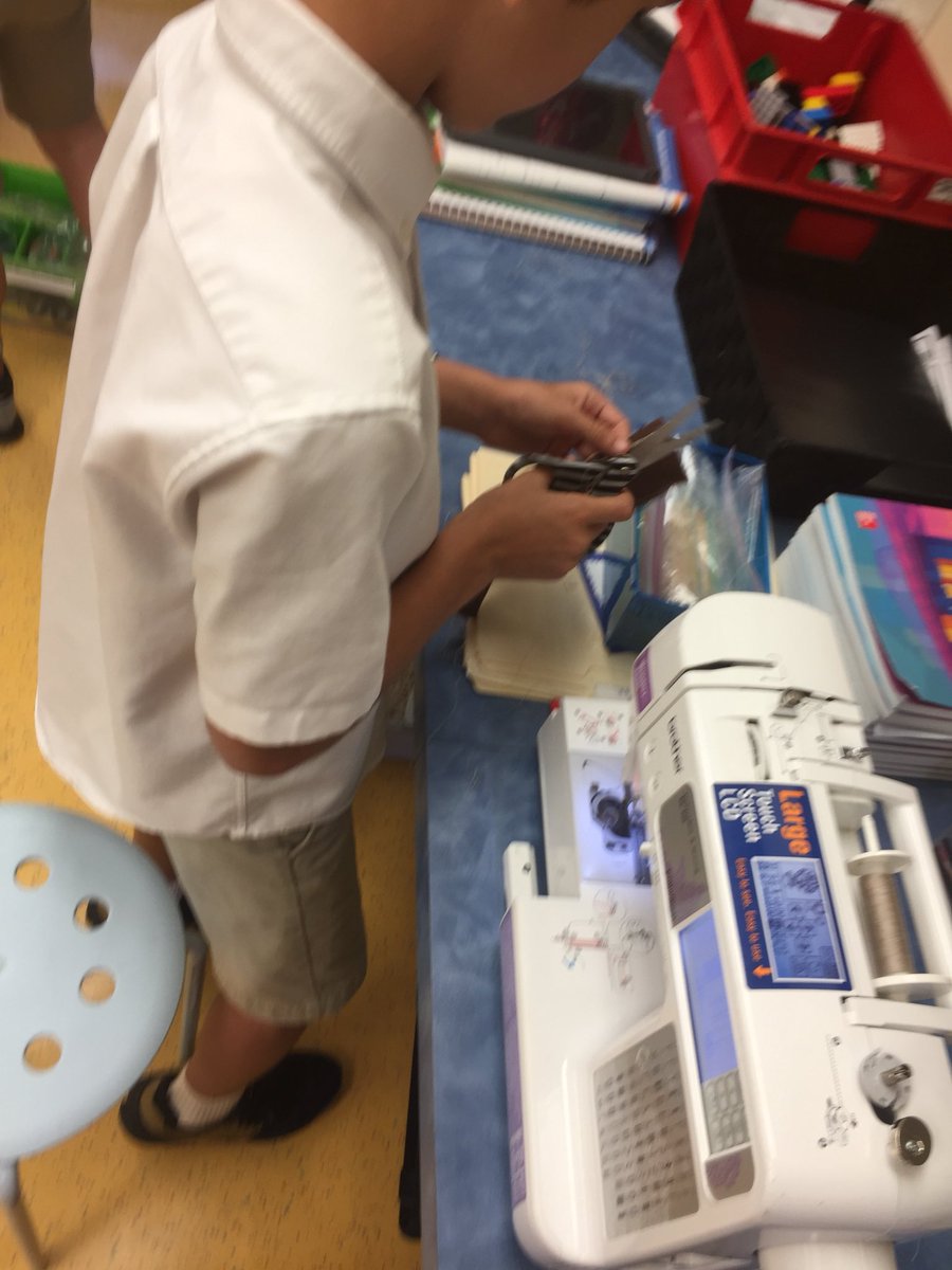 edtechcurric's tweet image. Hand and machine sewing @CanterburyFL @csfedtech #makerspace #steam