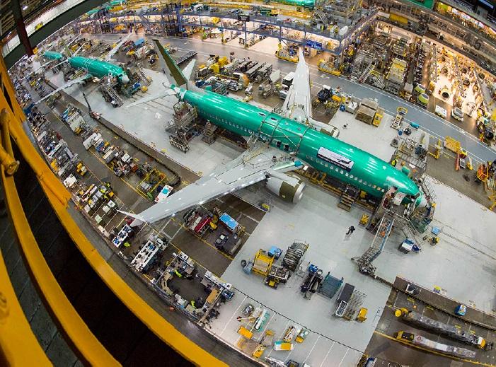 BoeingAirplanes's tweet photo. Turning heads already! Introducing the first BBJ MAX 8. 😍 Featuring unmatched range and a customizable ultra-spacious cabin interior. #737MAX #BBJMAX https://t.co/b91NGaAkfo