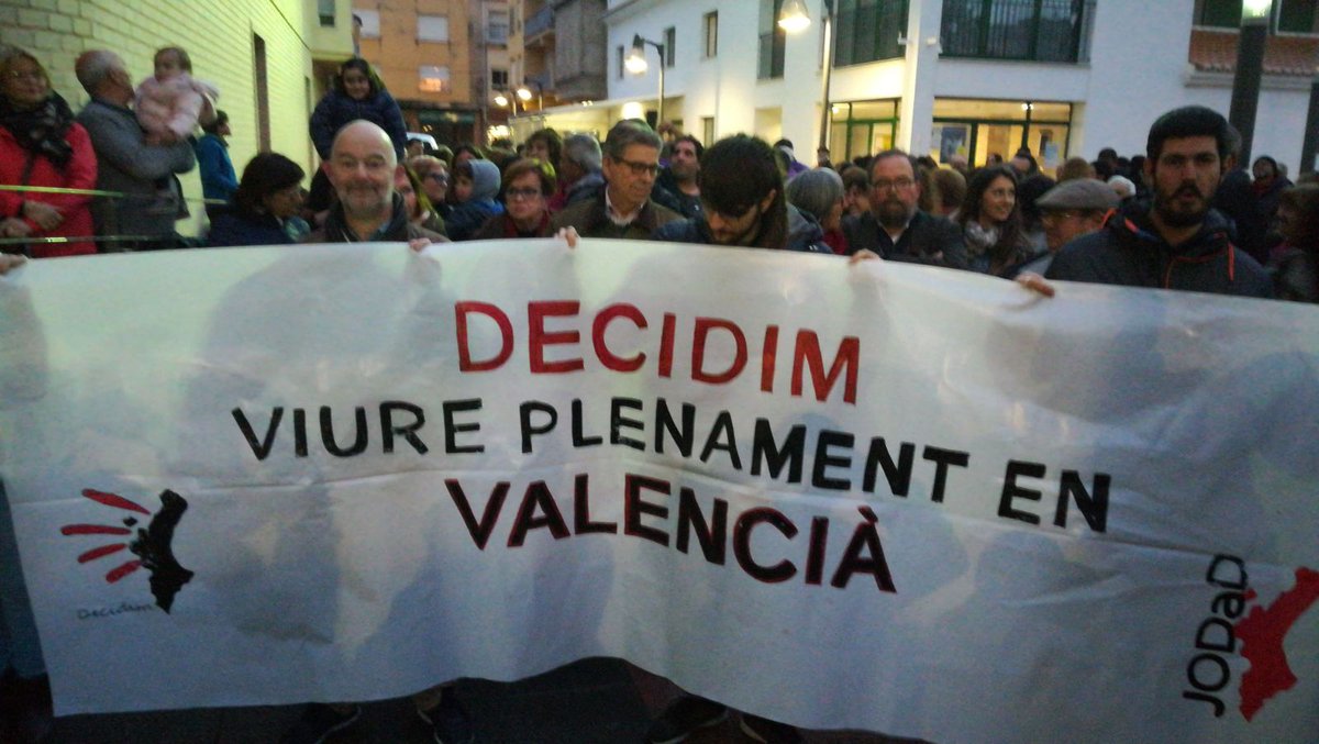 AlfonsSuplud's tweet photo. @La_Directa @DaDPV @Paula__Duran @AjBellreguard @compromisBRG @JODaD_PV @Jodadsafor @escolatv @ateneularoda @Endavant_OSAN @llenguacat  https://t.co/fmtug1YaTe