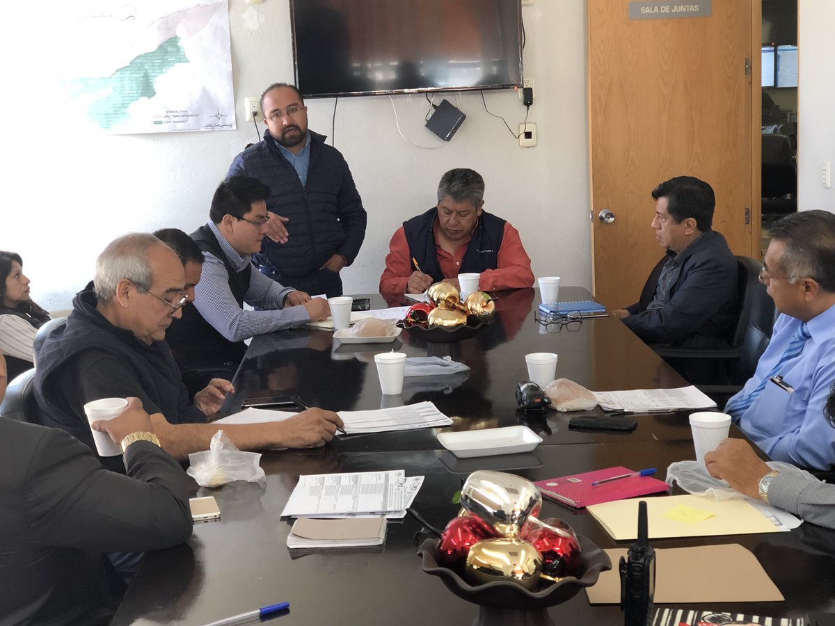 Sesión de Gabinete de Seguridas en Magdalena Contreras, con presencia de Martin Juárez, Director General de Seguimiento y Evaluación Territorial. Se acuerda protocolo de atención vecinal.