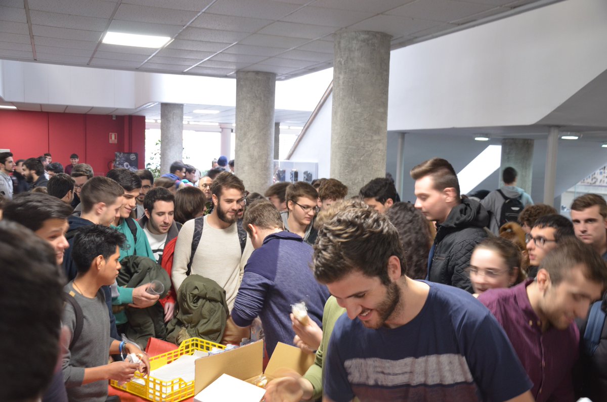 deetsit_upv's tweet photo. ¡Gracias a todos por esta inauguración! Así da gusto hacer eventos. Atentos a nuestro Instagram, Facebook y Twitter porque pronto os traeremos más cosas 😄 #TelecomVLC #instaUPV #Orxata #Fartons #datUPV https://t.co/IyW3hBPw9P