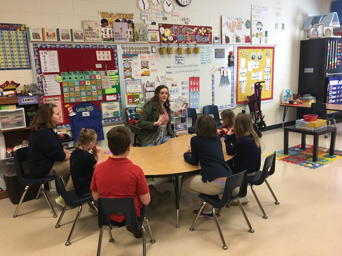 Mrs_BSaunders's tweet photo. @EastRowanHS and @ErwinMiddle loved getting to read with our future students! #buildingpartnerships #ERMustangNation @TonyaBGerman  @RSSinformation https://t.co/XAe1Be3nTE