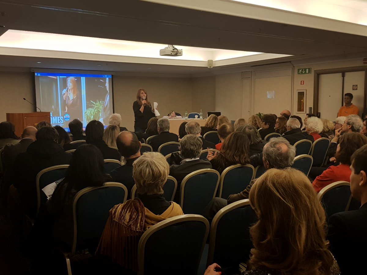MariaLisaComes's tweet photo. Chiusura della campagna elettorale, con molti amici che mi hanno sostenuto! Grazie a tutti!! @forza_italia! 

#elezioni2018 #4marzovotoForzaItalia https://t.co/GU05xf02C6
