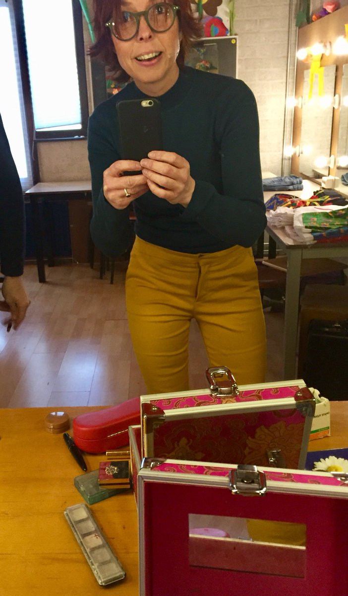 Ageethdehaan's tweet photo. Stukken beter! 🤓  @AgoraTheater https://t.co/1FnzQShZoc