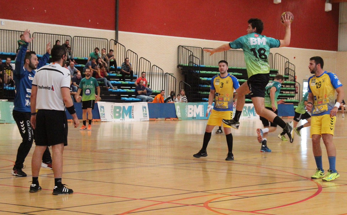 HORARIOS 📅 | ¿Aún no conoces la sección 'calendario' de nuestra nueva web? Ahí podrás consultar los horarios de los partidos de todo el #BalonmanoMadrileño. ¡Imprescindible para el fin de semana! bit.ly/2t8YhAr