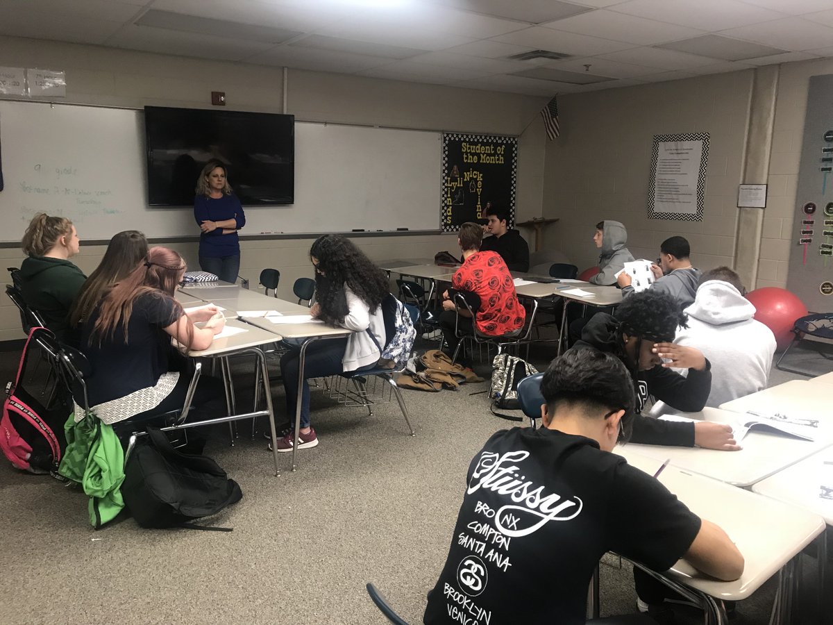 THSjag_910's tweet photo. Presentation from Big Brothers Big Sisters of Greater Kansas City! Never underestimate the power of mentoring, it makes a HUGE DIFFERENCE! Who has been a great mentor in your life? (Respond to this tweet with hashtag #mentorsmatter) #turner202strong #jagk https://t.co/Qqzn9SpyZg