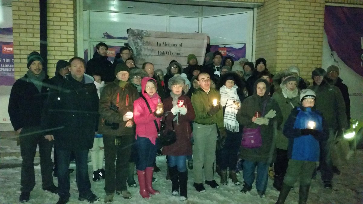 A vigil has taken place in #Chelmsford in memory of homeless man Rob O’Connor who died in the city centre last week.