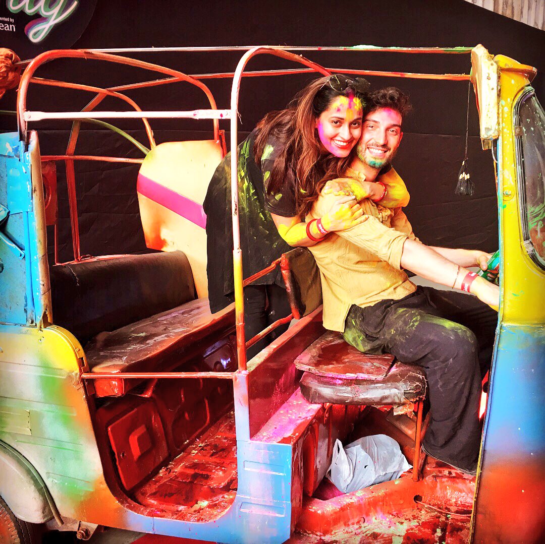 ShwetaPandit7's tweet photo. Just a look back on this day gone by.. #HoliWithTimes #Holi2018 #HoliHai hope you all had a colorful blessed day lovers 🎨 lucky to be able to celebrate with my main man @italyindia 💕
Did a performance for @ZoomTV today as well #HoliParty2018 https://t.co/AIP1ED1dHH