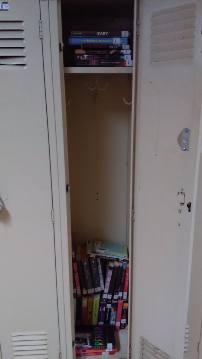 BeckyStouten's tweet photo. Those clever Mustangs....they took our weeded books and made a "Little Free Library!"  #mnitem, #essalibraries — making other people happy https://t.co/zksVWsu9Oh