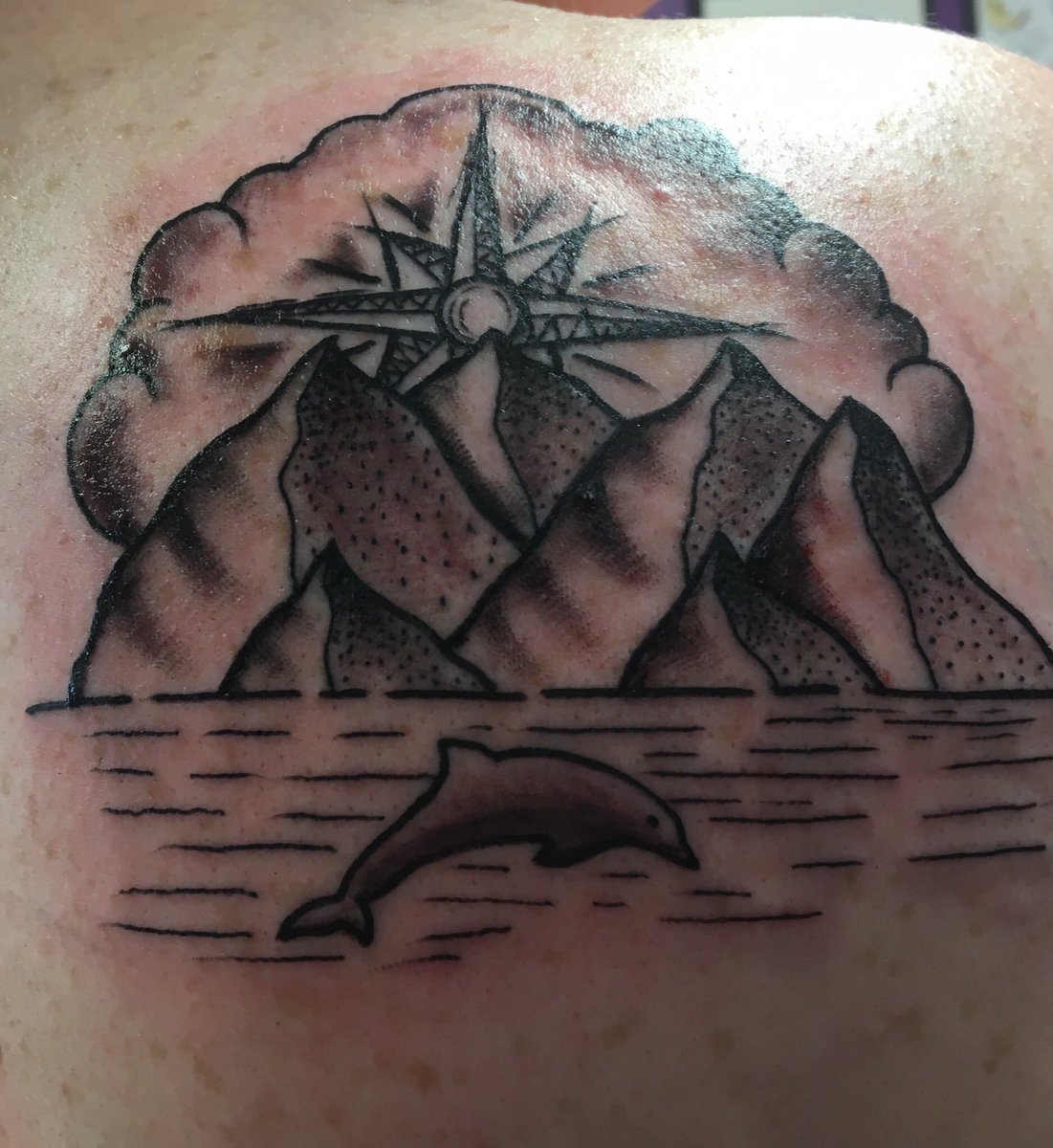 kitkat112789's tweet image. High fives to Brian to finishing my tattoo before the power outages. #Tattoo #PowerProblems