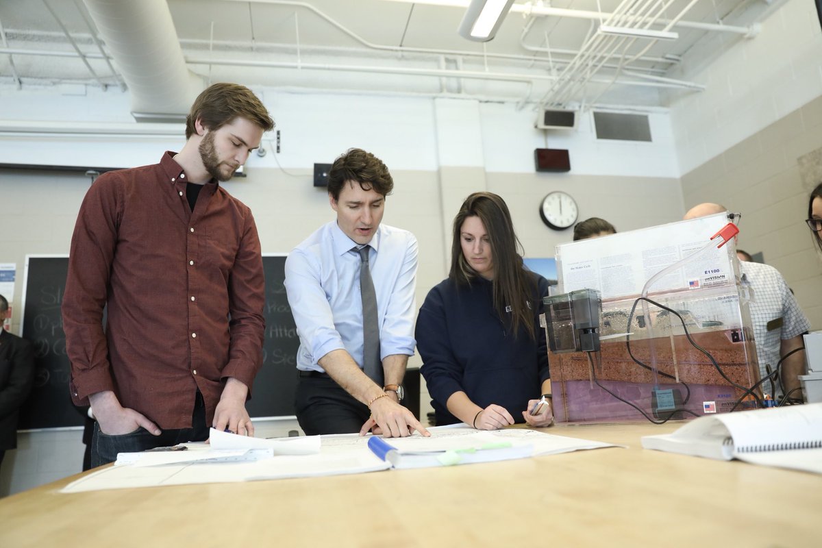 JustinTrudeau's tweet photo. At colleges &amp; universities across Canada, men and women are learning the same skills &amp; being trained the same way. They should be paid the same for work of equal value. That’s what we talked about at @georgiancollege in Barrie today. https://t.co/ybUdNS6wxV