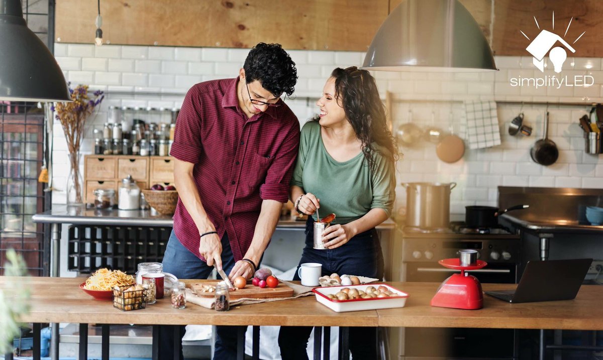 simplifyLED's tweet image. Our bulbs are safe &amp;amp; comfortable for your family&apos;s eyes. They are also fully dimmable to fit your mood. 💡💡💡