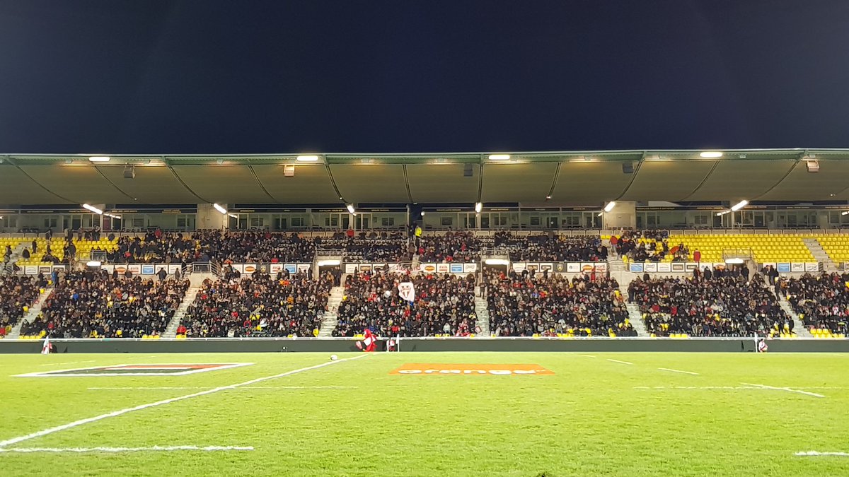 staderochelais's tweet photo. Le Stade Marcel Deflandre en mode #Fédérale1 c'est maintenant avec @StadeNiortais / UCS ! #SNUCS https://t.co/DDydCMsVHA