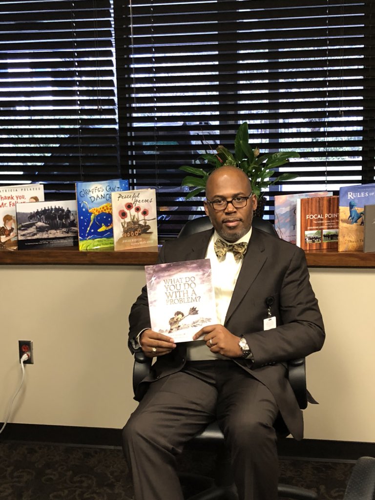R4ExD's tweet photo. Reading is one of the most important skills you will learn. It sets the foundation for everything. We love reading in @SpringISD #ShelfieSpring https://t.co/5ncel6Rikn