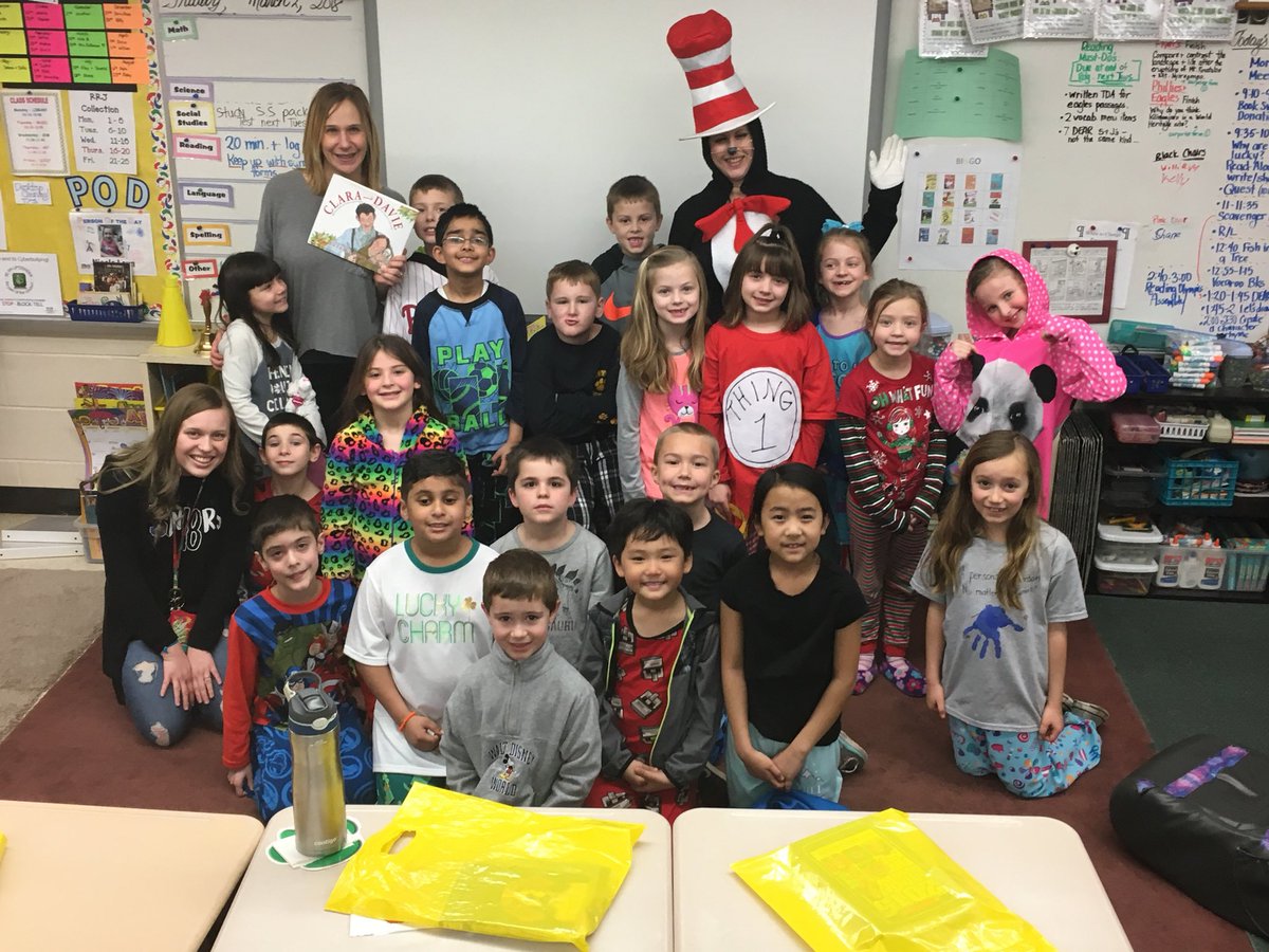 CBnnero's tweet photo. We had so much fun going on our Book Scavenger Hunt!! What great clues along with some cancer awareness ๐๐๐Thank you Mrs. Rothman or should I say Mrs. Cat in the Hat!! #TitusPride #readacrosstitus #southside @CBSouthHS https://t.co/0wra3NTkMh