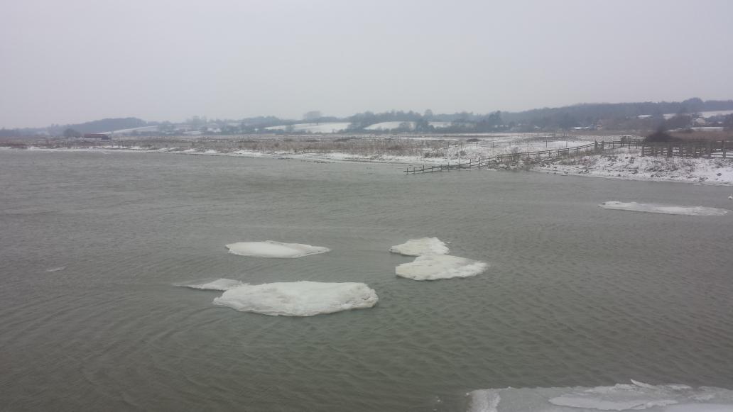EastCoastBoat's tweet photo. The icebergs of Essex/Suffolk https://t.co/bA23Tl1Cec