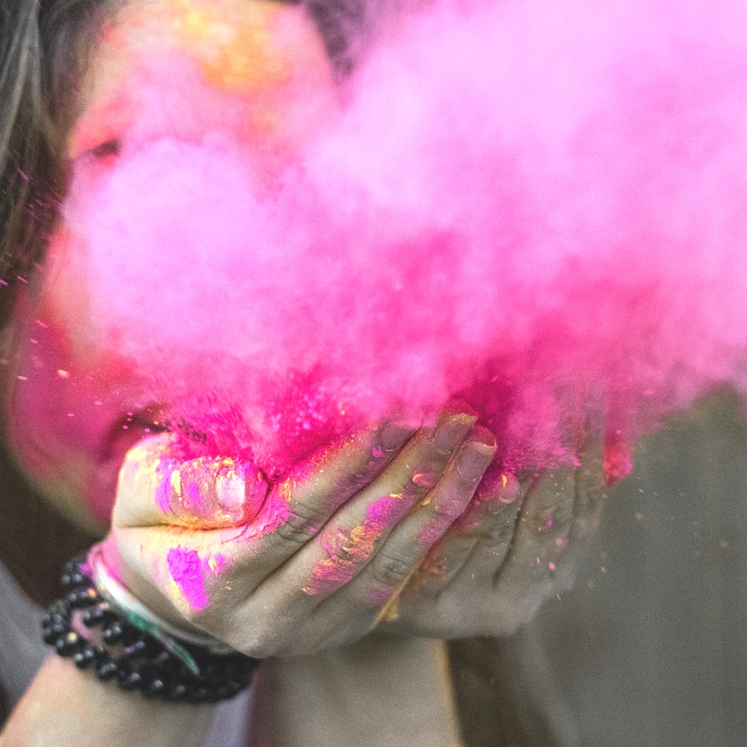 AirMagicFX's tweet photo. Celebrating #HoliFestival this weekend? We still have some coloured powder in stock! We're open from till 5pm today and from 10am-2pm tomorrow so be sure to stop by!
#Holi2018 #Holi #FestivalofColours #AirMagicFX #Festival #Celebrate #India #events https://t.co/t6LVMJ6WUE
