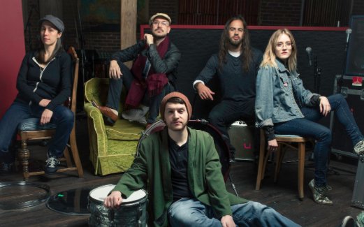RelixMag's tweet photo. Ghost Light and "Dark Star": A Q&amp;A with Holly Bowling (@hollyjbowling) :: https://t.co/ylzIDBF3IH https://t.co/aNWHGOMNSH