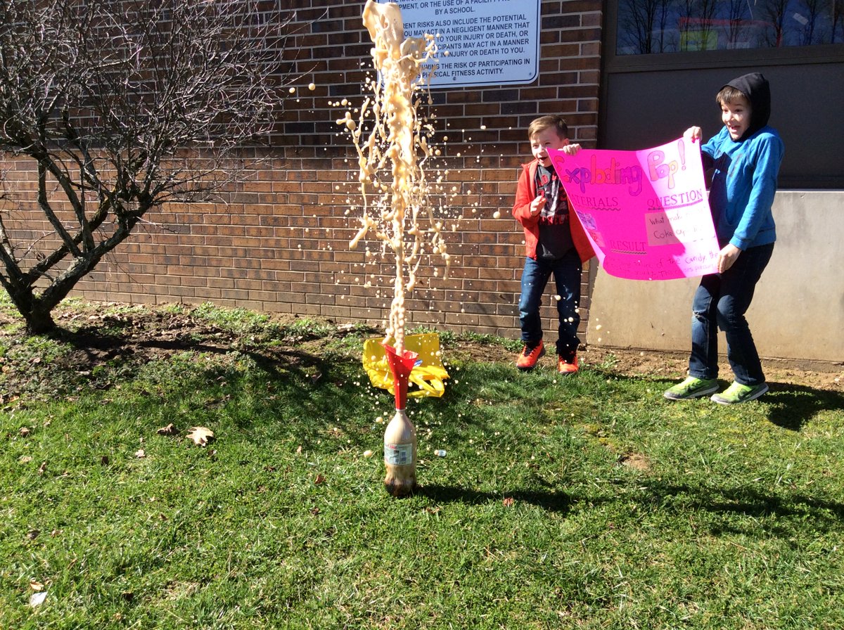 MrsCooley86's tweet photo. What happens when Mentos and Diet Coke collide? A lot of science fun! Thank you, Bristol! #Evertonbearcatpride #FCSCspartanpride https://t.co/nR0TJnDc3d