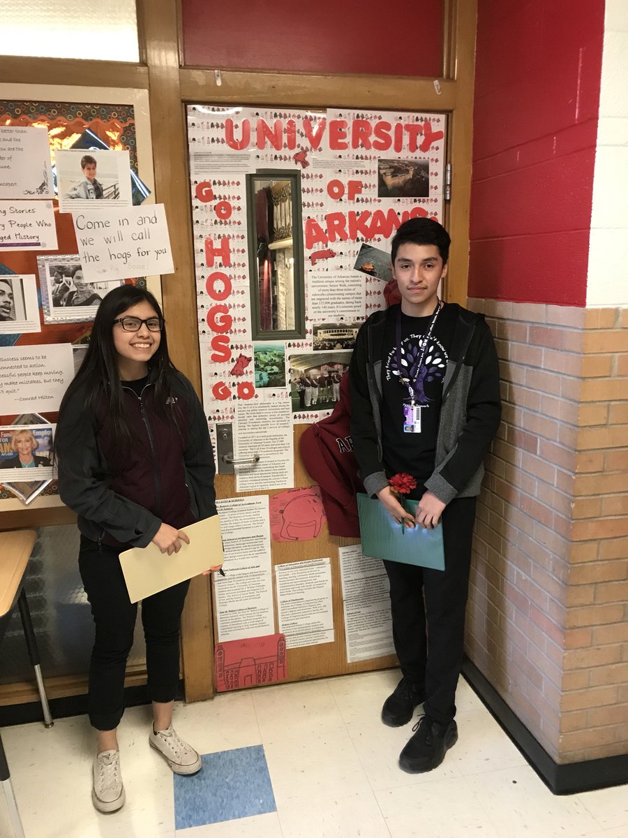 Buckner3rd's tweet photo. Thank you @BrooksAVID for judging our college door decorating contest! #AVID @WpsBrooks @bybanks18 #wpsproud #wpsavid https://t.co/4Mu5xyMwPC
