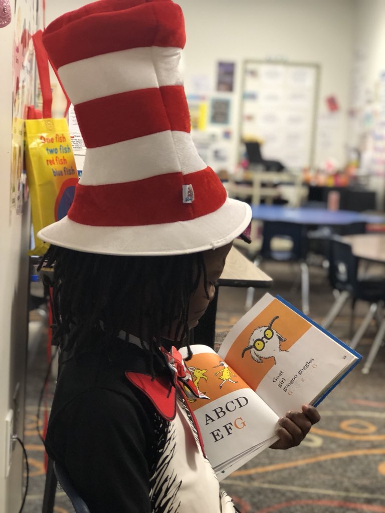 sandrigm3's tweet image. Dr Seuss. Birthday🎂. The More that you learn,the More places you’ll go. 🎈 #kindergarten #lovemyjob #Staycommited #BeTheChange @LegacyPCADFW
